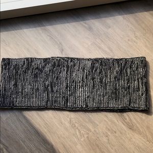 Black and white speckled wraparound scarf